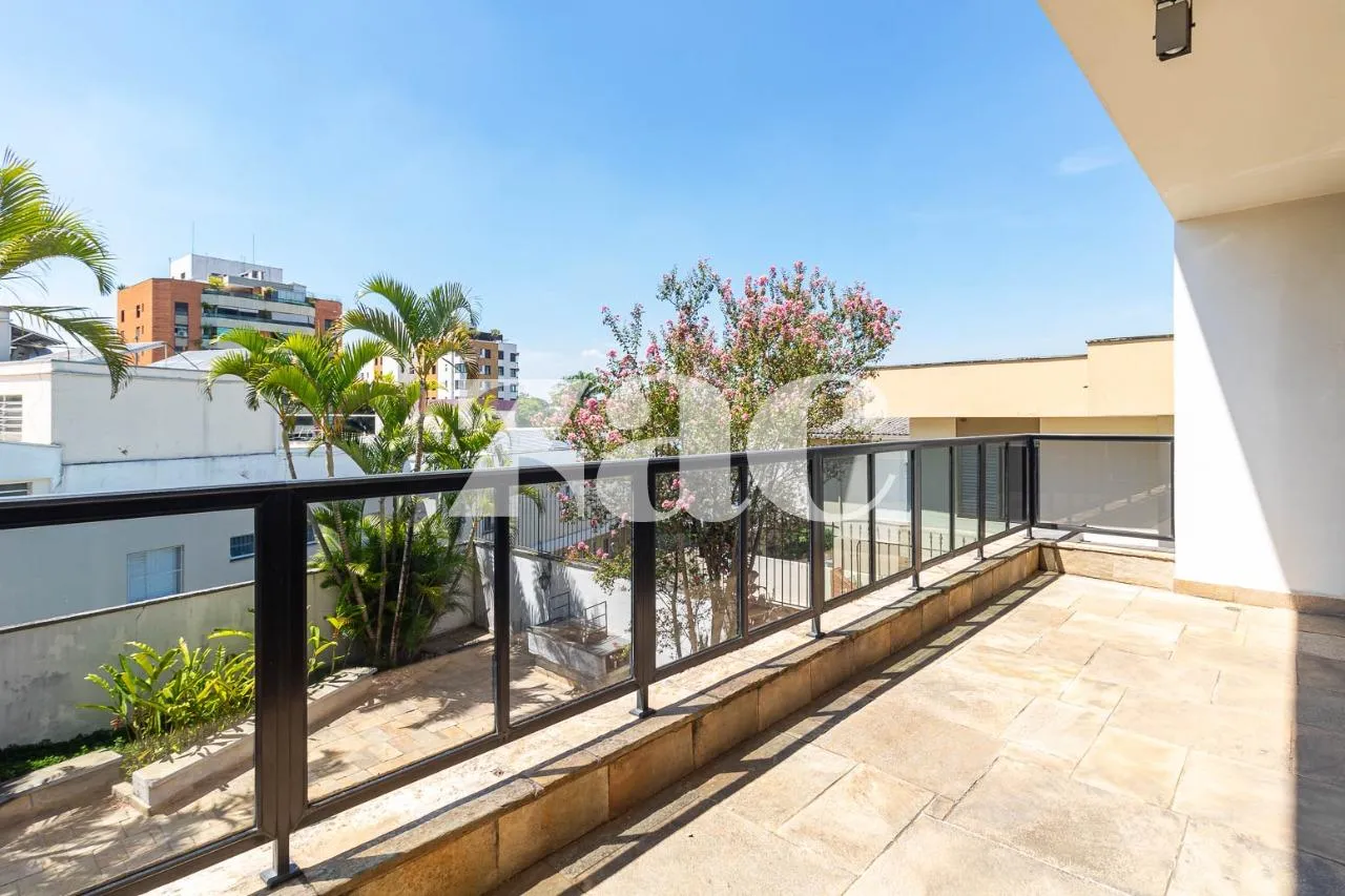 Casa com 2 suítes à venda em Alto De Pinheiros, São Paulo, por R$ 4.400.000 Imagem 13