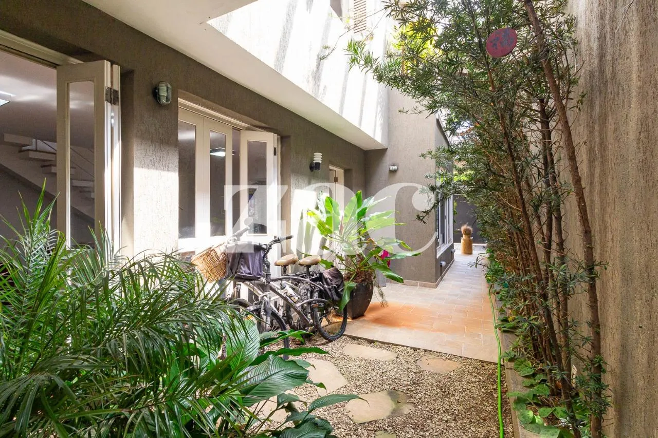 Casa com 1 suítes à venda em Jardim Paulista, São Paulo, por R$ 4.500.000 Imagem 2