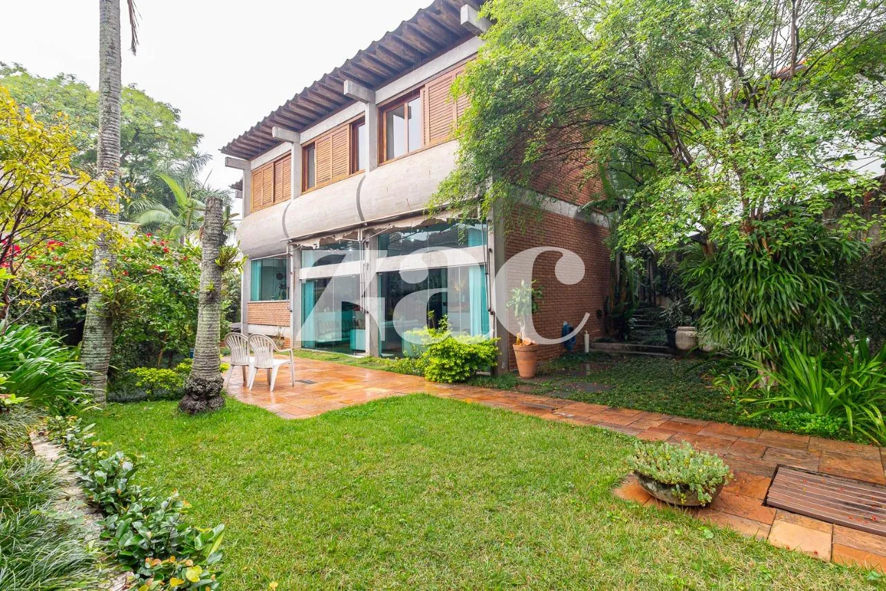 Casa com 2 suítes à venda em Pacaembu, São Paulo, por R$ 3.700.000