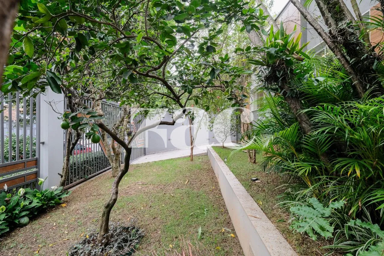 Casa com 3 suítes à venda em Alto De Pinheiros, São Paulo, por R$ 4.380.000 Imagem 2