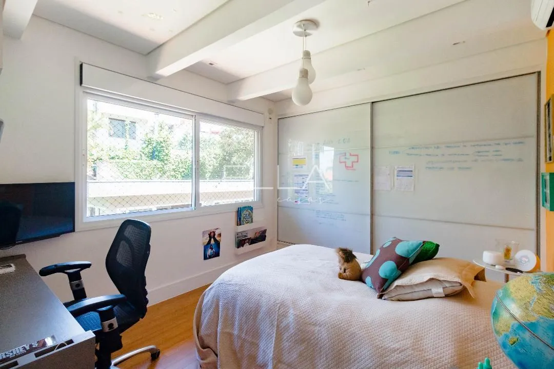 Casa com 5 suítes à venda em Alto de Pinheiros, São Paulo, por R$ 10.000.000 Imagem 25