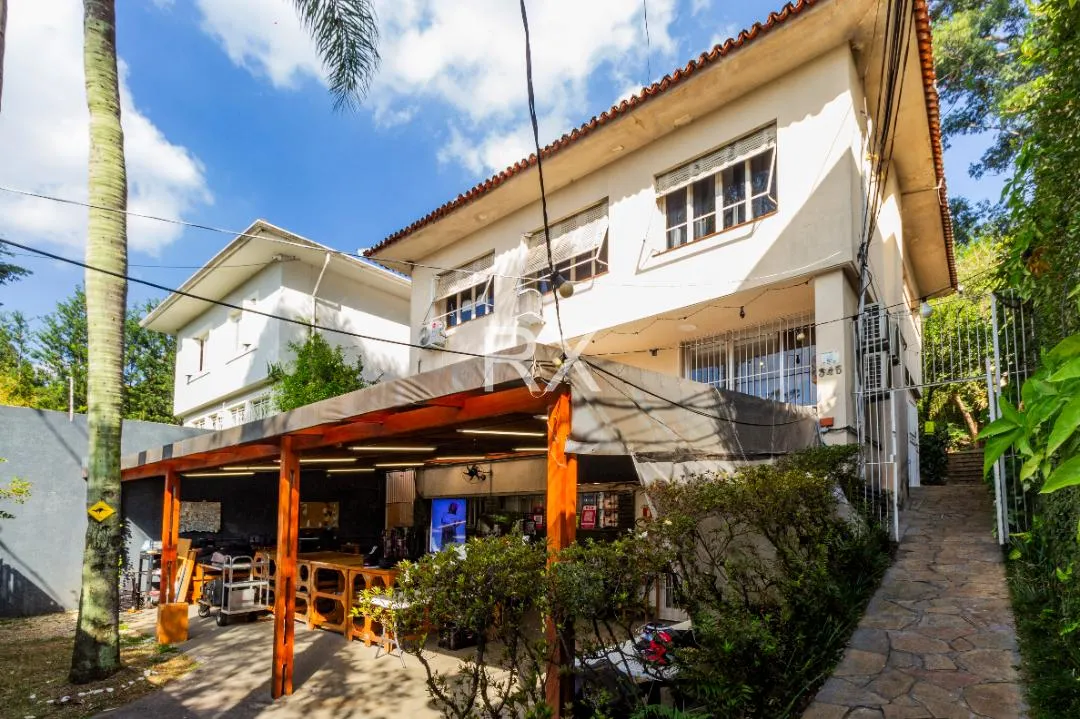 Casa com 1 suítes à venda em Pacaembu, São Paulo, por R$ 2.550.000