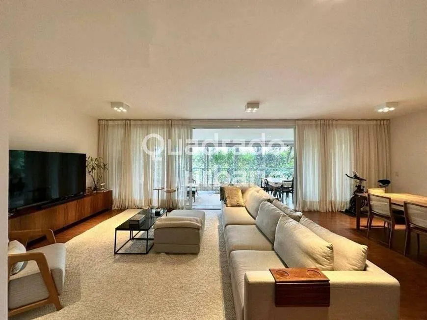 Apartamento com 3 suítes à venda em Campo Belo, São Paulo, por R$ 4.500.000