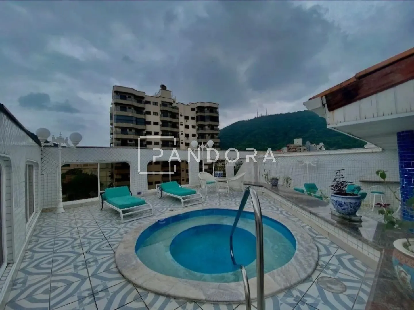 Cobertura com 1 suítes à venda em Enseada, Guarujá, por R$ 1.000.000