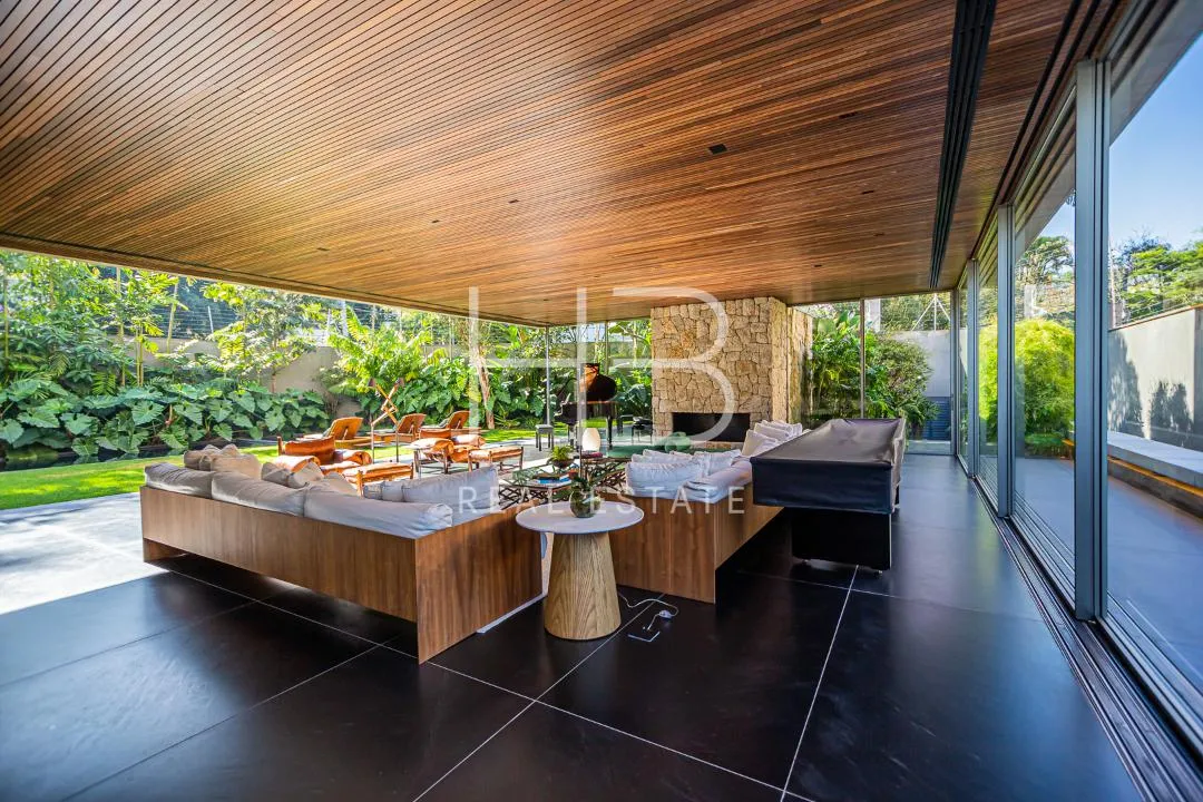 Casa de condomínio com 4 suítes à venda em Alto de Pinheiros, São Paulo, por R$ 26.000.000