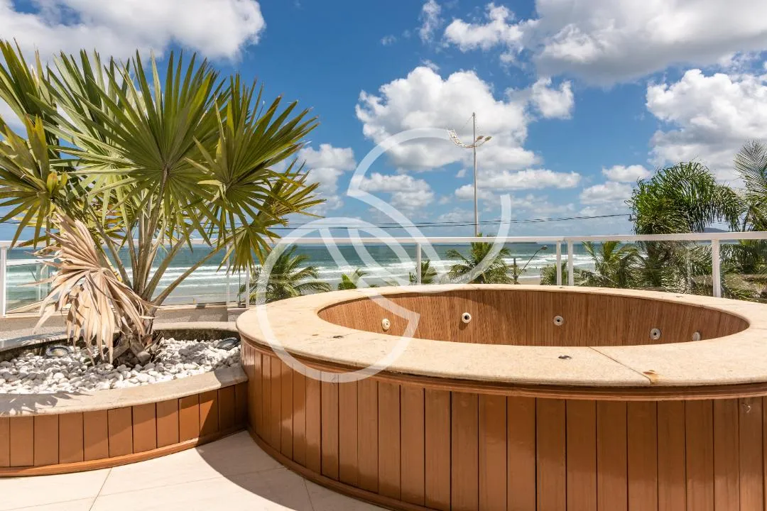 Casa com 5 suítes à venda em Enseada, Guarujá, por R$ 12.000.000