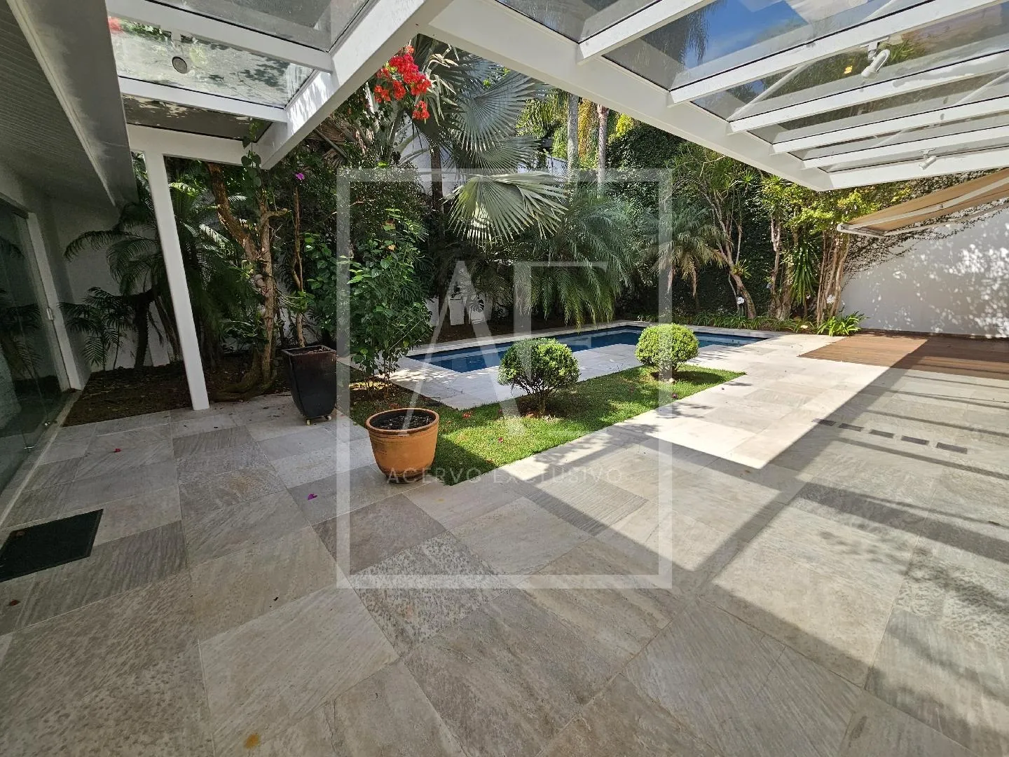 Casa com 2 suítes à venda em Alto de Pinheiros, São Paulo, por R$ 8.490.000 Imagem 2