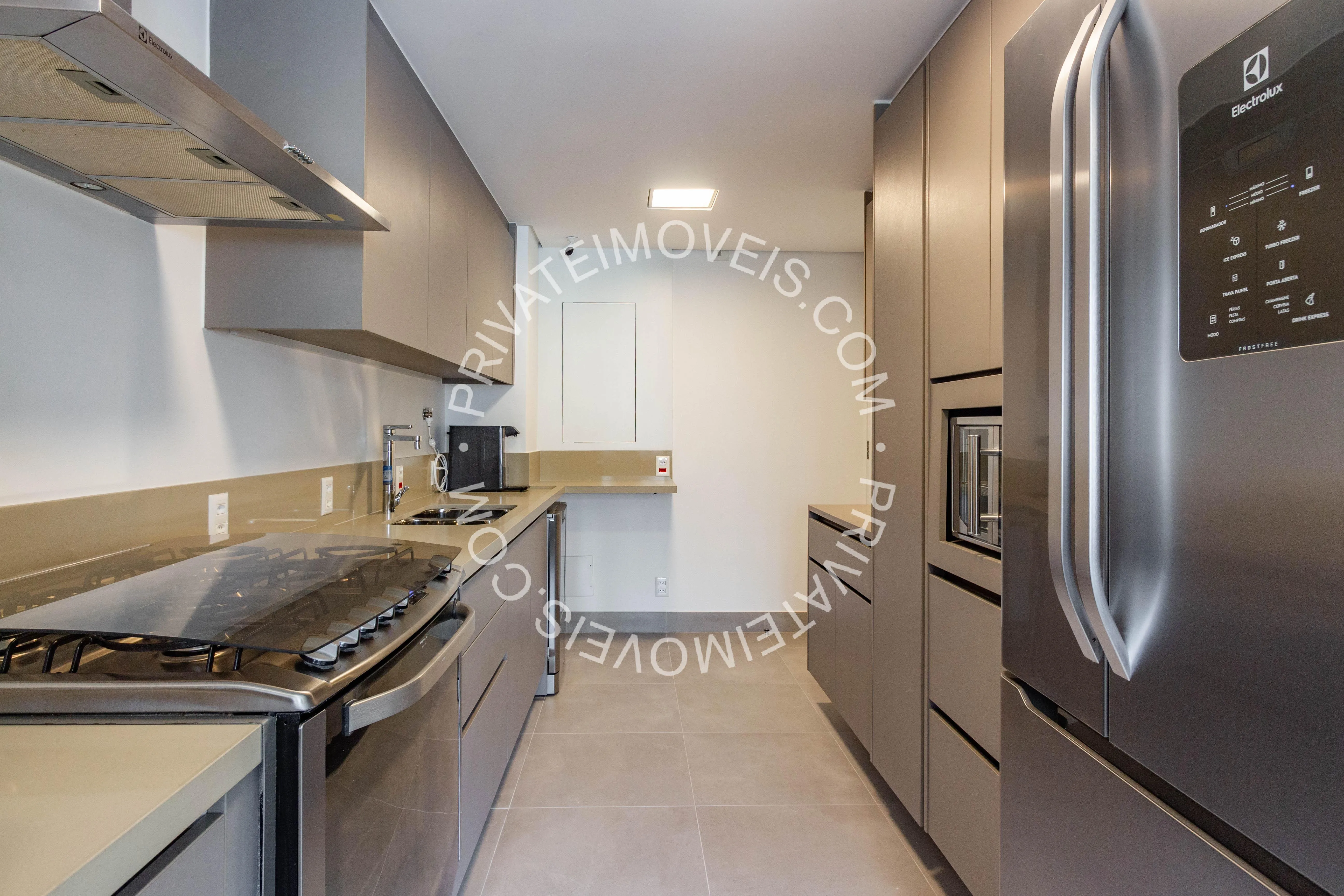 Apartamento com 2 suítes à venda em Alto de Pinheiros, São Paulo, por R$ 5.300.000 Imagem 13