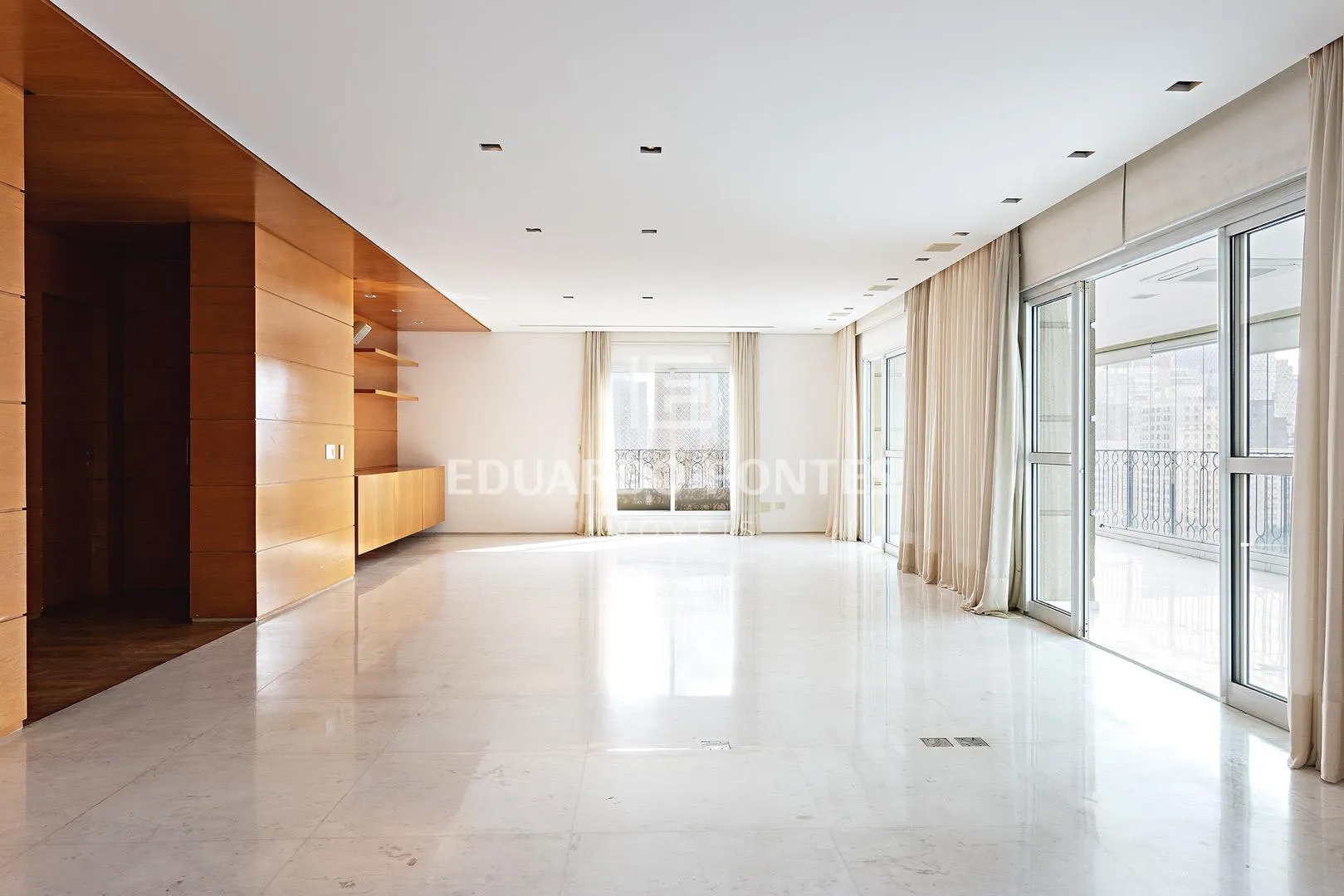 Apartamento com 2 suítes à venda em Vila Olímpia, São Paulo, por R$ 10.600.000 Imagem 2