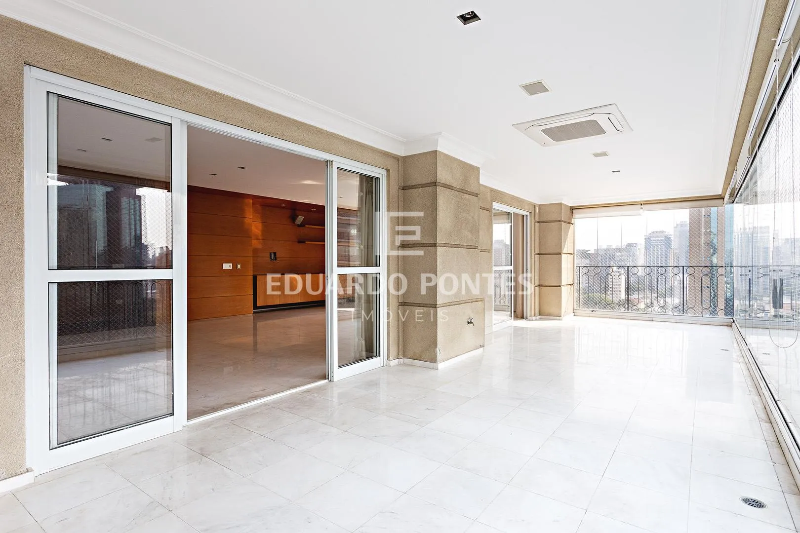 Apartamento com 2 suítes à venda em Vila Olímpia, São Paulo, por R$ 10.600.000 Imagem 4