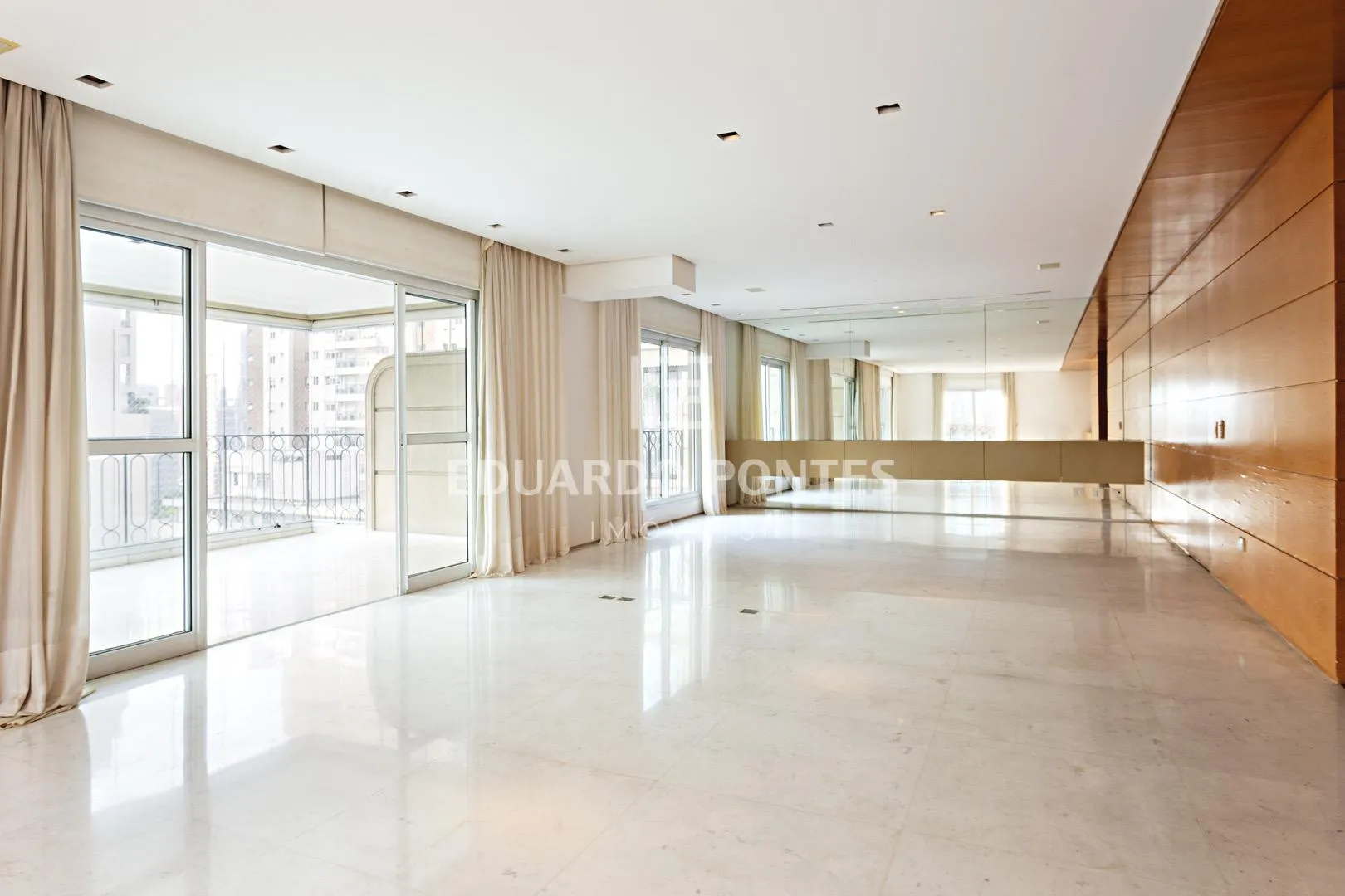 Apartamento com 2 suítes à venda em Vila Olímpia, São Paulo, por R$ 10.600.000