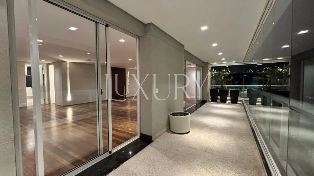 Apartamento com 3 suítes à venda em Itaim Bibi, São Paulo, por R$ 7.400.000 Imagem 4