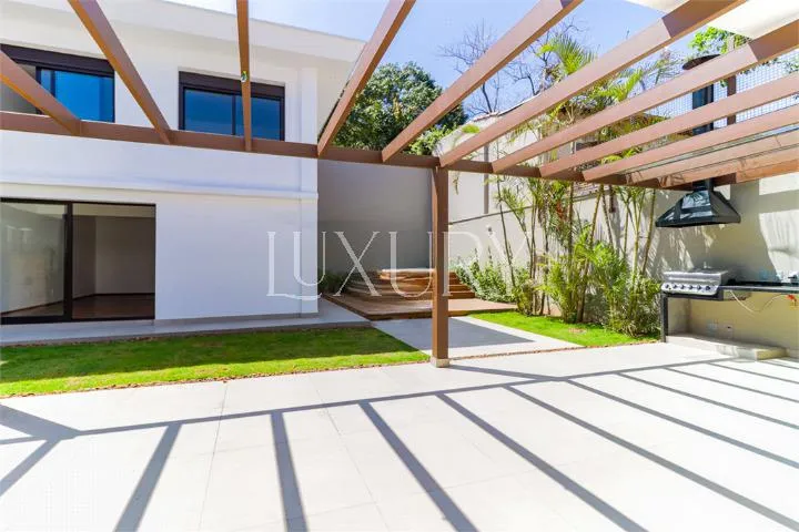 Casa com 3 suítes à venda em Alto de Pinheiros, São Paulo, por R$ 5.950.000 Imagem 2