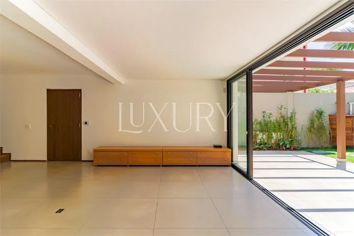 Casa com 3 suítes à venda em Alto de Pinheiros, São Paulo, por R$ 5.950.000 Imagem 4