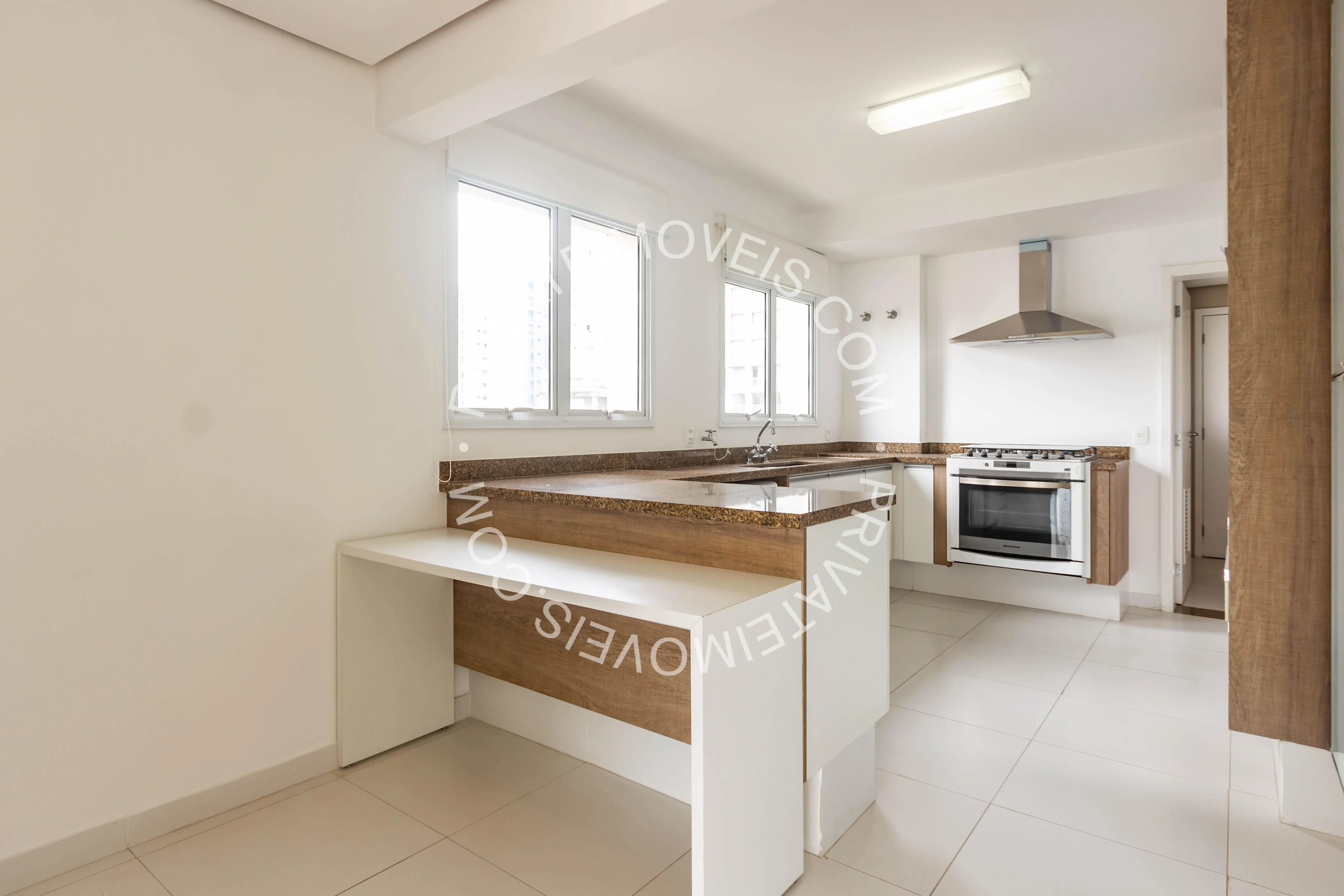 Apartamento com 3 suítes à venda em Vila Olímpia, São Paulo, por R$ 5.300.000