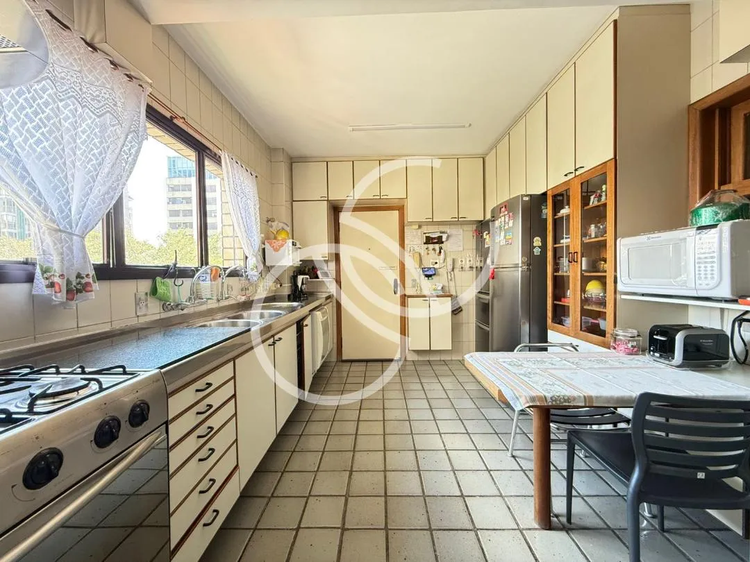 Apartamento com 2 suítes à venda em Real Parque, São Paulo, por R$ 1.900.000 Imagem 10