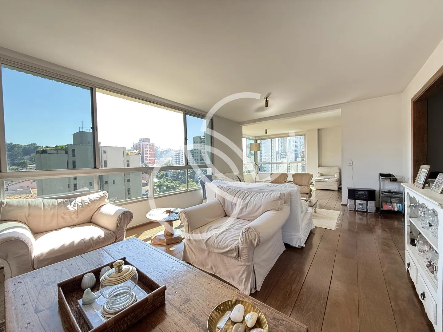 Apartamento com 2 suítes à venda em Real Parque, São Paulo, por R$ 1.500.000 Imagem 2