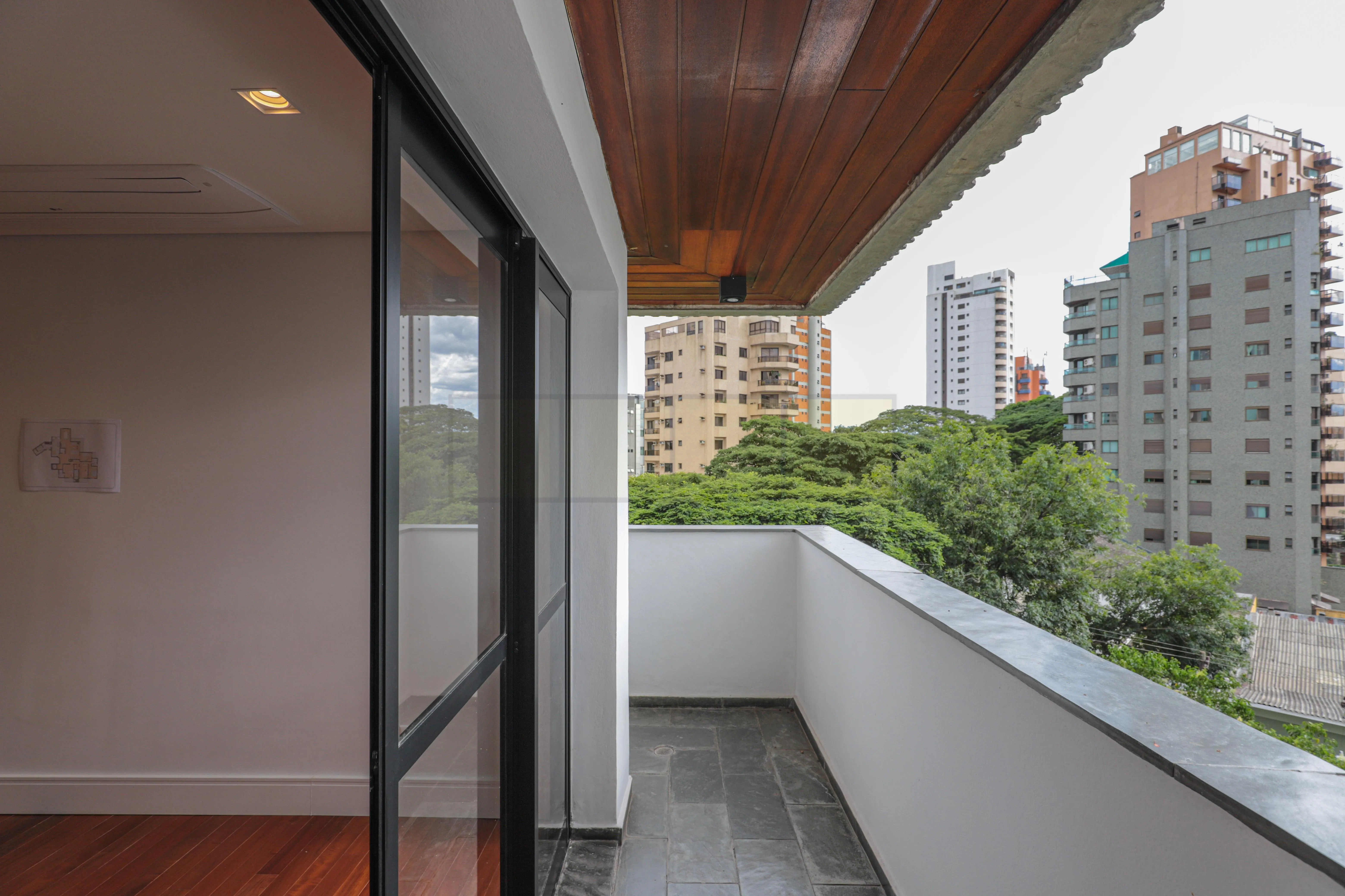 Apartamento com 3 suítes à venda em Moema, São Paulo, por R$ 3.100.000 Imagem 7