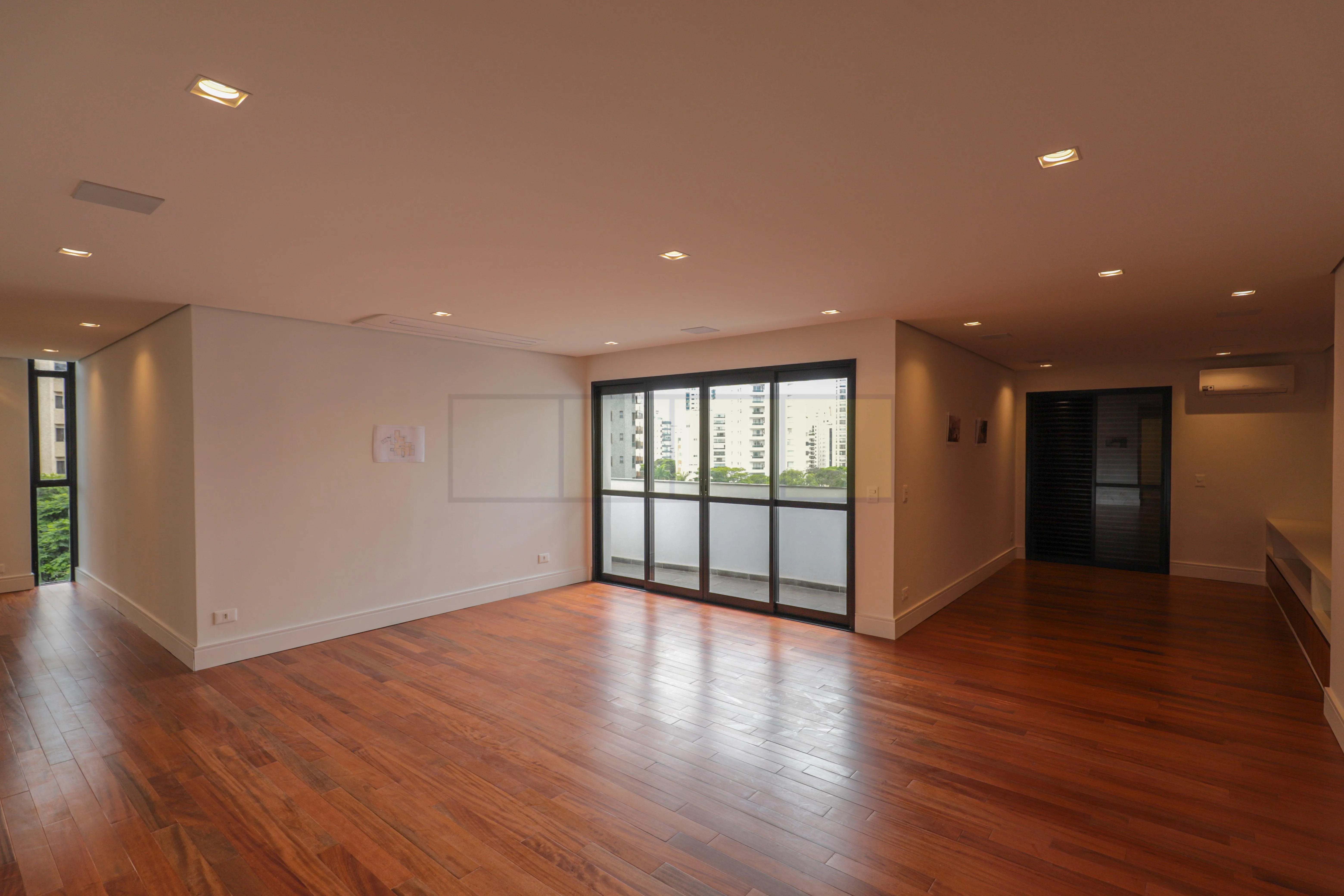 Apartamento com 3 suítes à venda em Moema, São Paulo, por R$ 3.100.000 Imagem 12