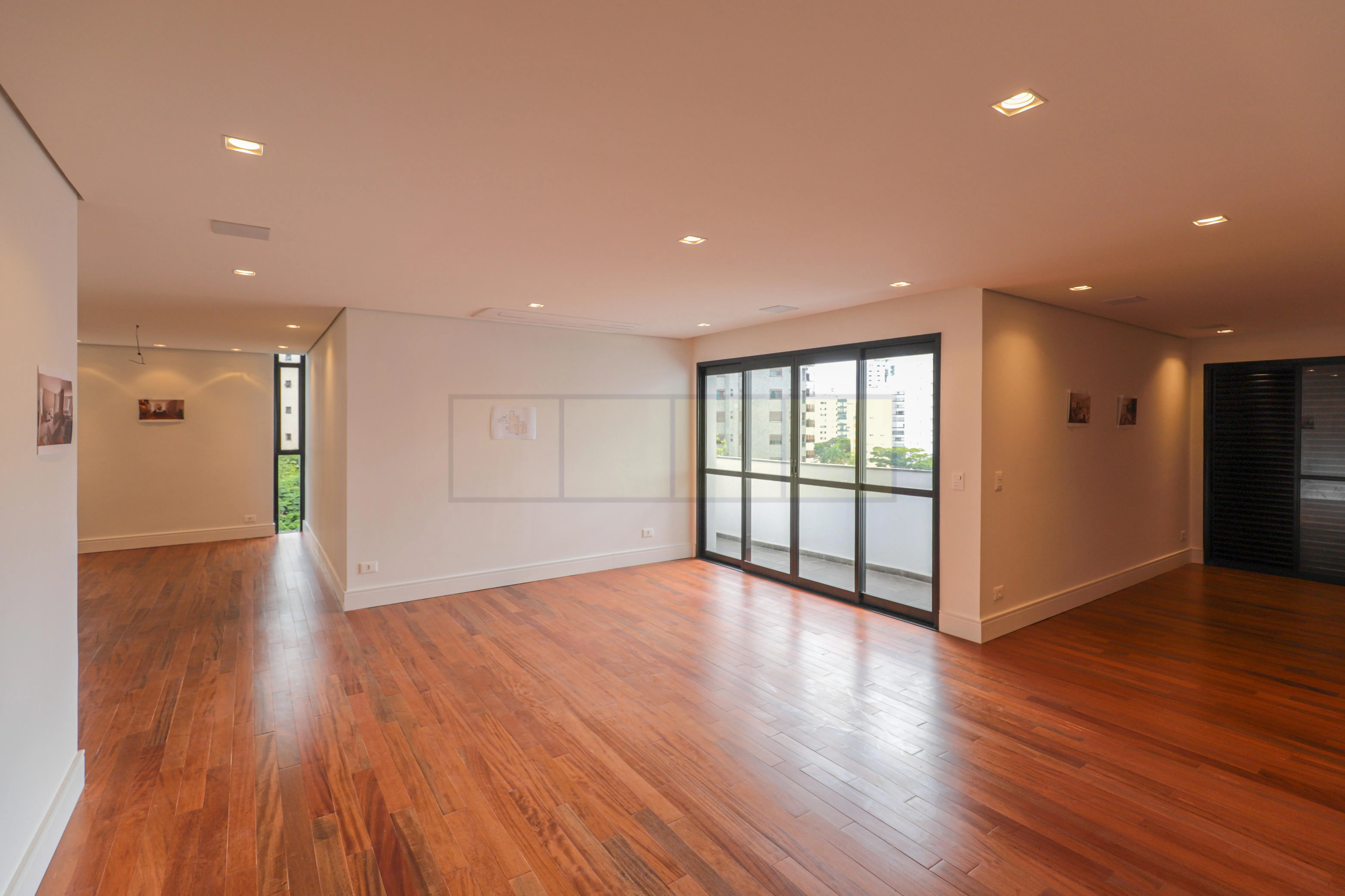 Apartamento com 3 suítes à venda em Moema, São Paulo, por R$ 3.100.000