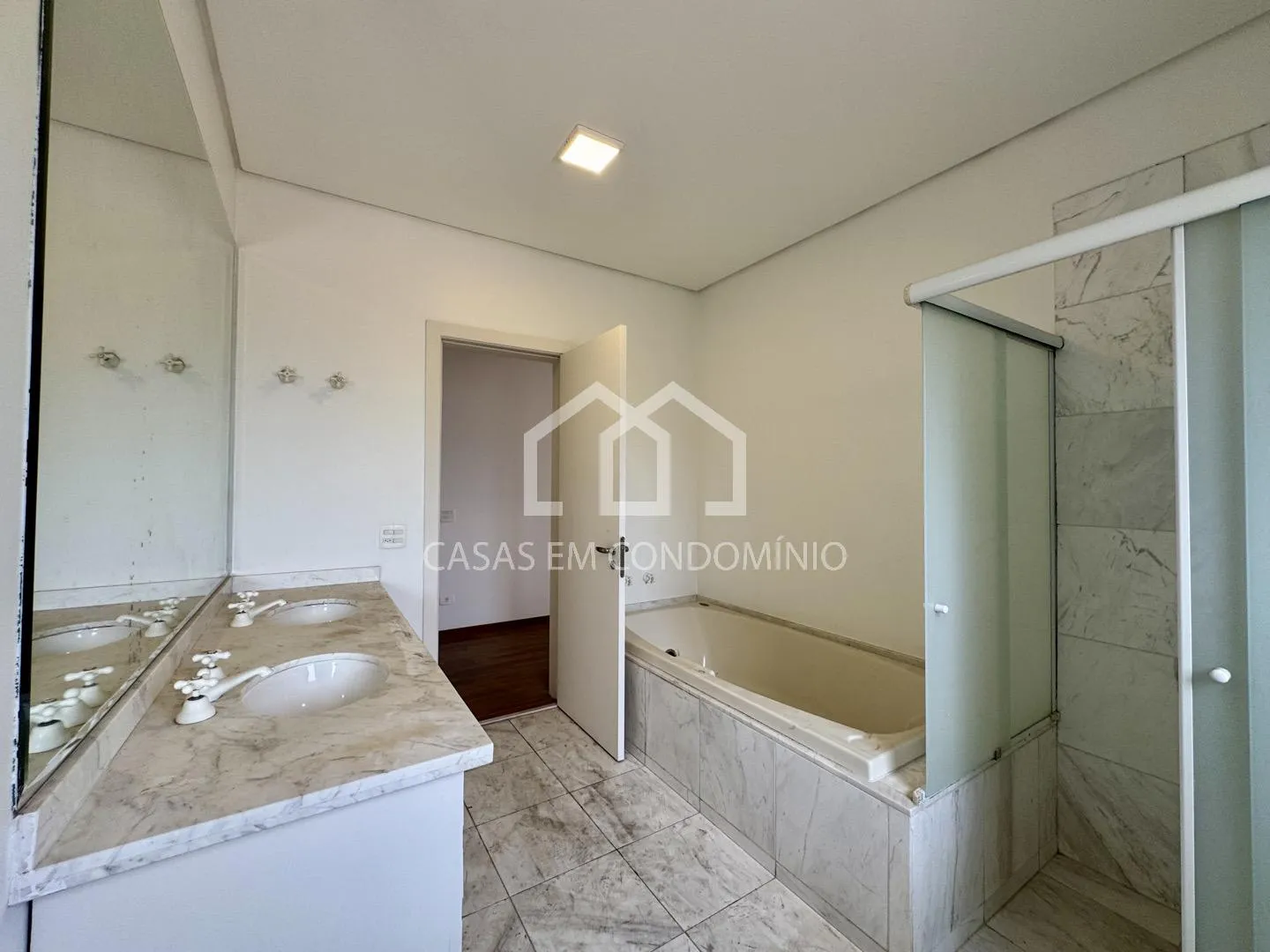 Casa de condomínio com 4 suítes à venda em Morumbi, São Paulo, por R$ 2.700.000 Imagem 23