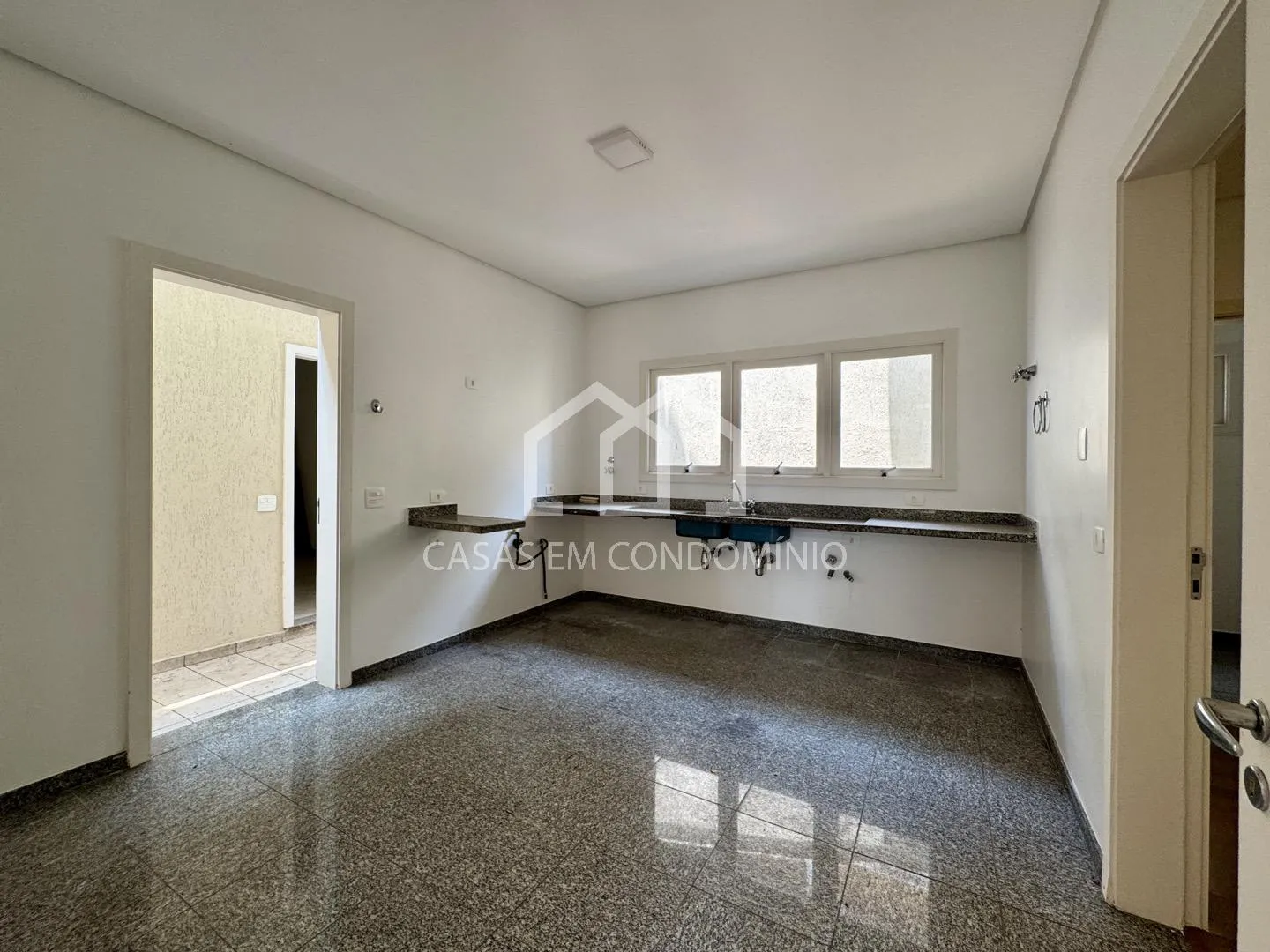 Casa de condomínio com 4 suítes à venda em Morumbi, São Paulo, por R$ 2.700.000 Imagem 8