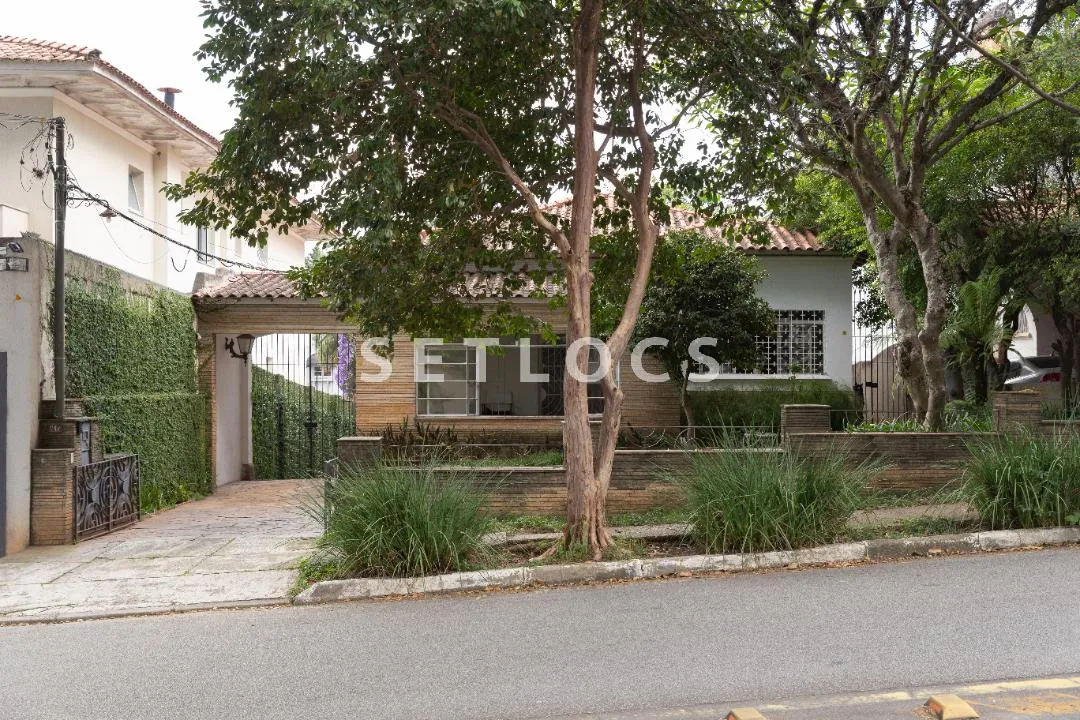 Casa com 2 suítes à venda em Pacaembu, São Paulo, por R$ 2.700.000