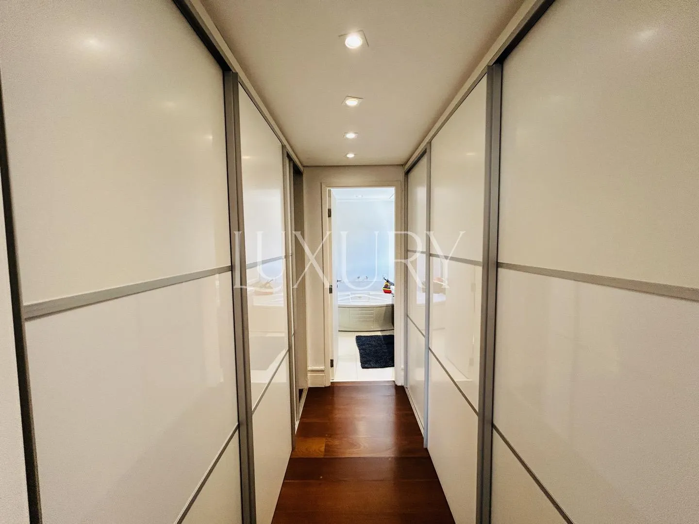 Apartamento com 3 suítes à venda em Moema, São Paulo, por R$ 3.100.000 Imagem 18