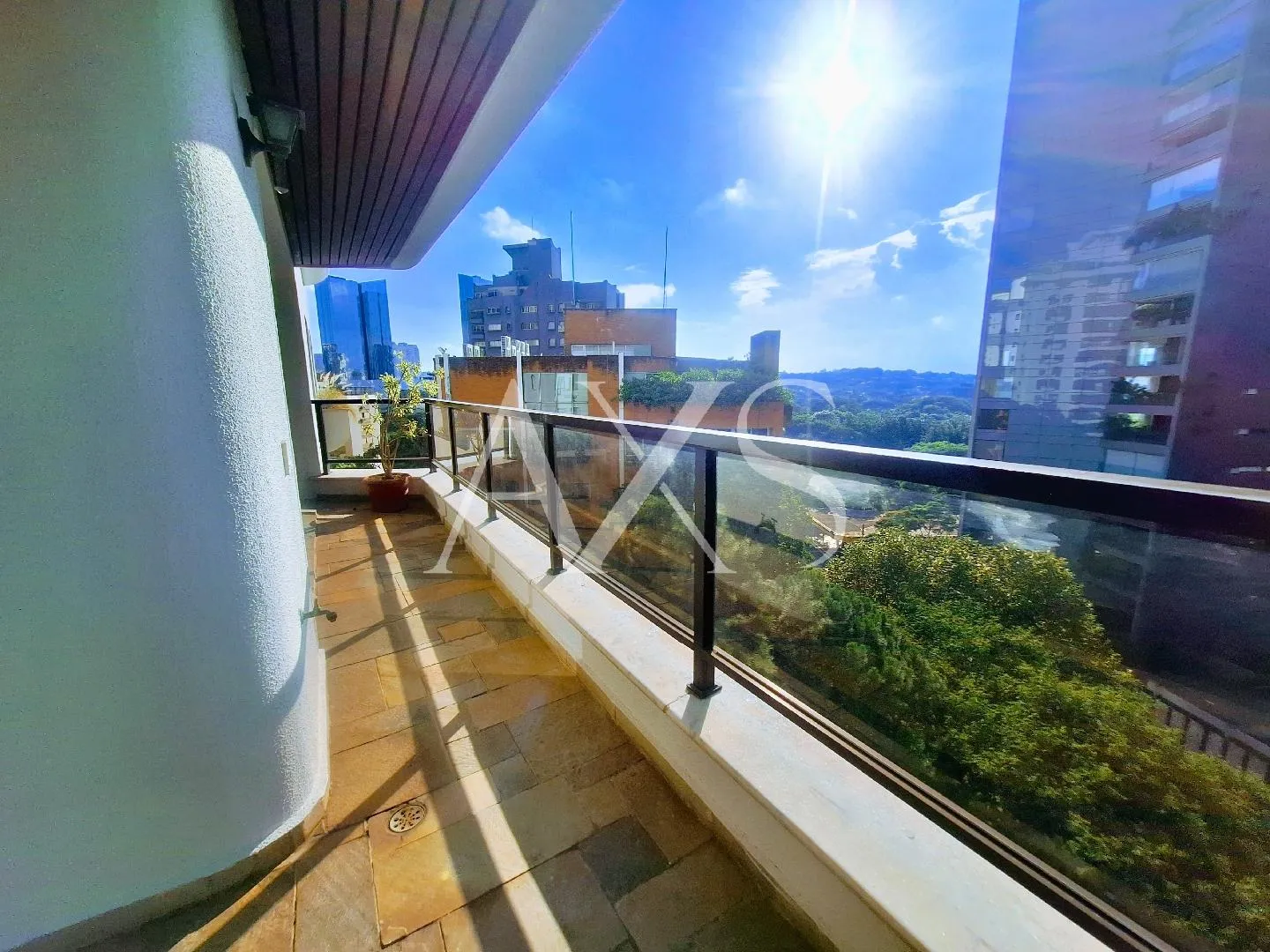 Apartamento com 3 suítes à venda em Itaim Bibi, São Paulo, por R$ 6.000.000