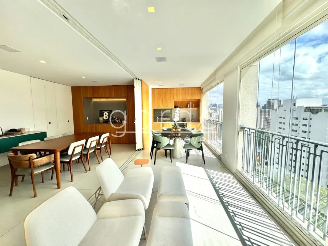 Apartamento com 3 suítes à venda em Vila Olímpia, São Paulo, por R$ 8.500.000
