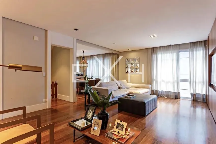 Casa de condomínio com 3 suítes à venda em Cidade Jardim, São Paulo, por R$ 6.800.000 Imagem 3