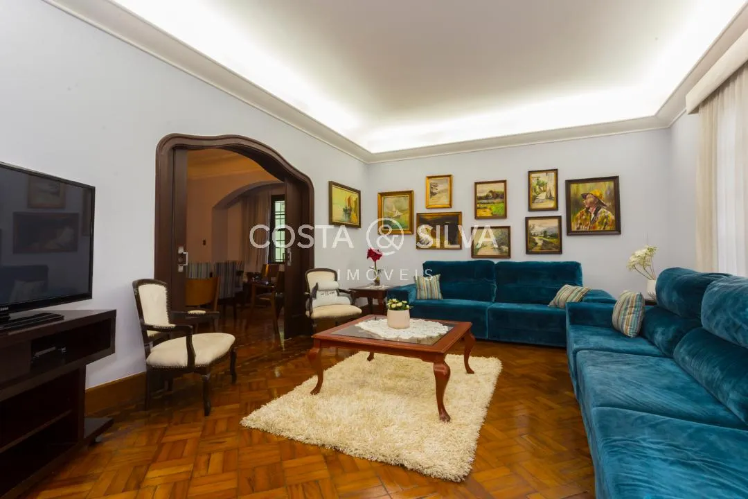 Casa com 2 suítes à venda em Pacaembu, São Paulo, por R$ 5.800.000