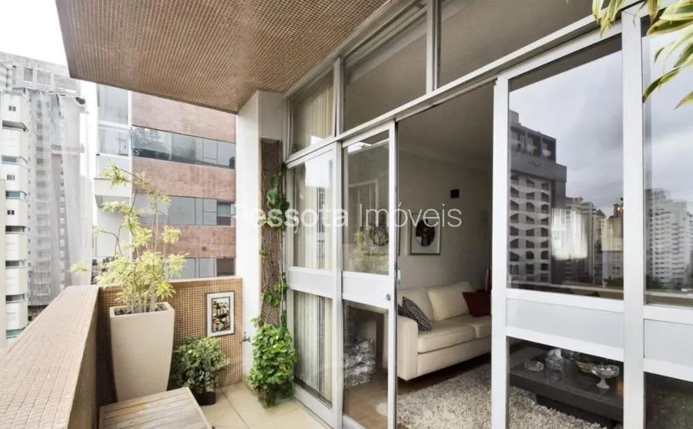 Apartamento com 1 suítes à venda em Itaim Bibi, São Paulo, por R$ 3.000.000