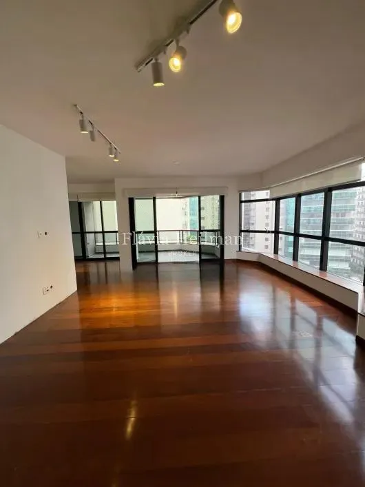 Apartamento com 4 suítes à venda em Itaim Bibi, São Paulo, por R$ 3.600.000 Imagem 2