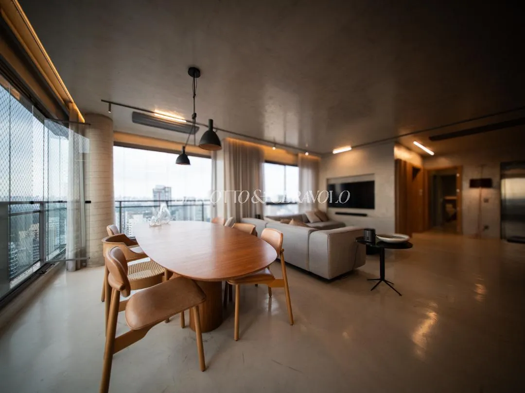 Apartamento com 2 suítes à venda em Moema, São Paulo, por R$ 3.400.000