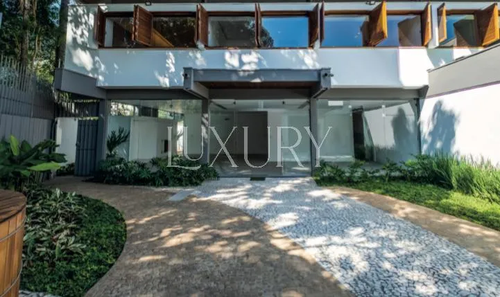 Casa com 2 suítes à venda em Jardim Paulista, São Paulo, por R$ 13.800.000 Imagem 2