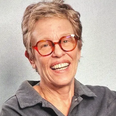 Andrea Bidlovski Casas Bacanas