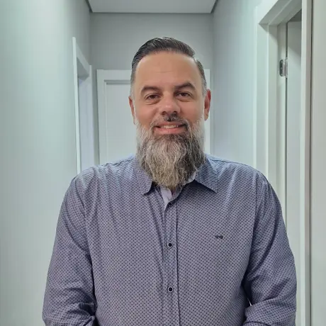 Wesley Bochi Broker House