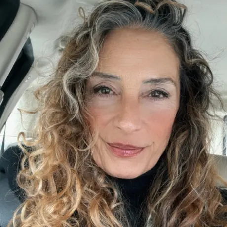 Monise Torres Casa Fox