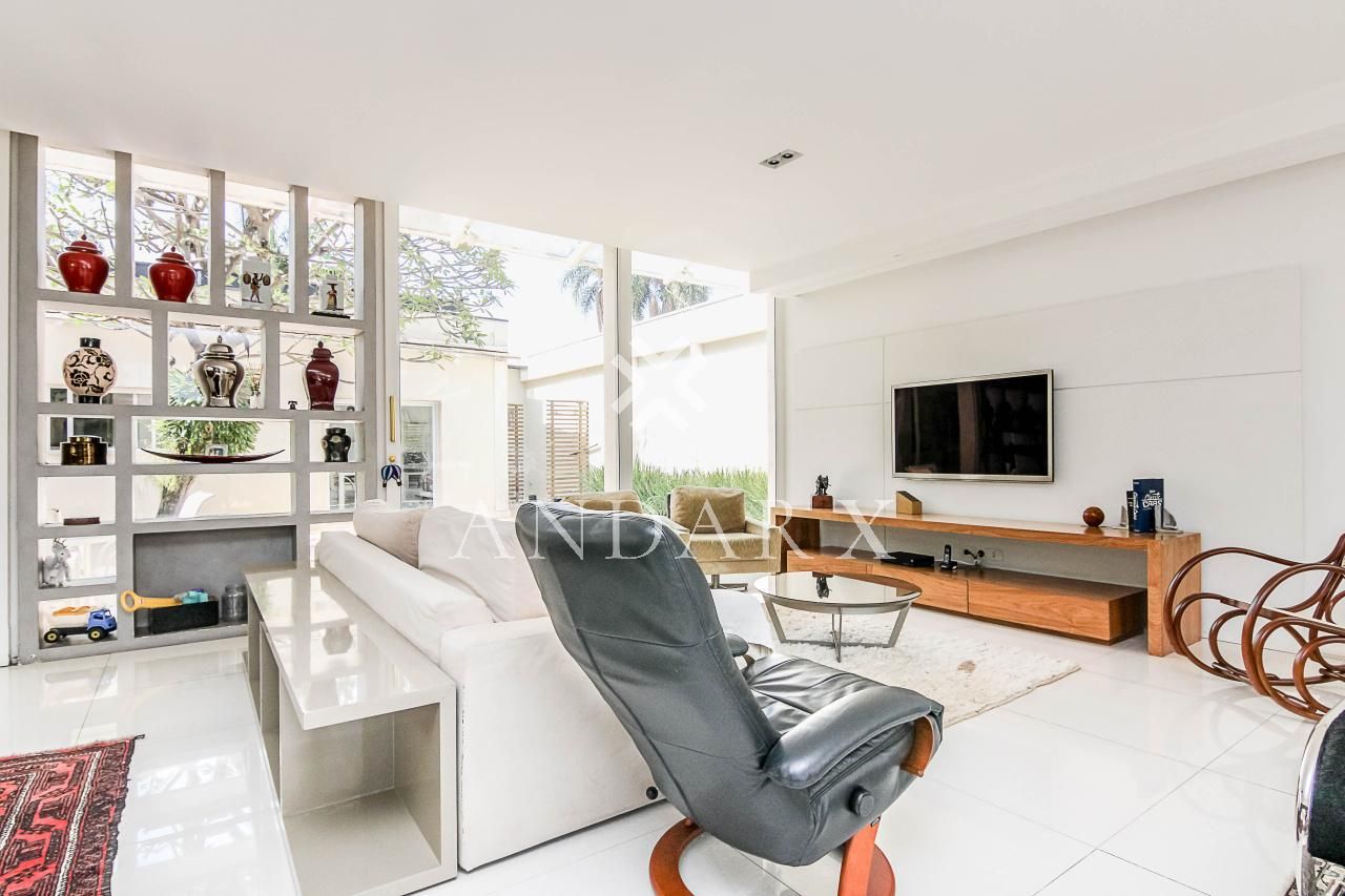Casa com 3 suítes à venda em Pacaembu, São Paulo, por R$ 4.700.000 Imagem 4