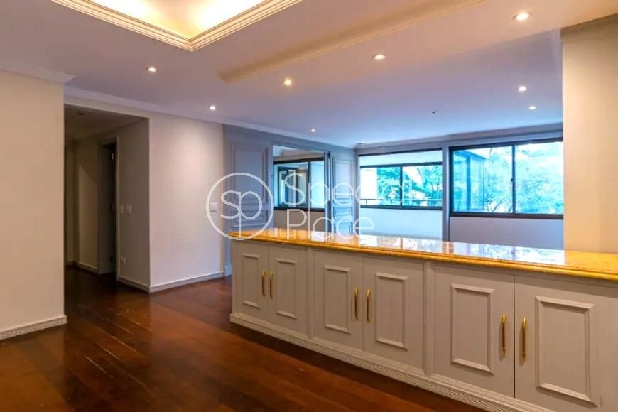 Apartamento com 3 suítes à venda em Real Parque, São Paulo, por R$ 2.200.000 Imagem 4