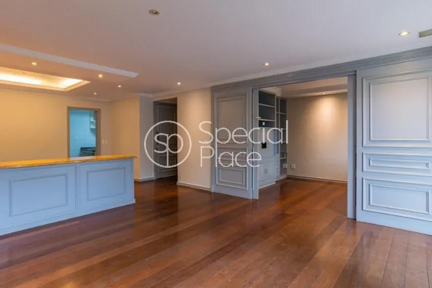 Apartamento com 3 suítes à venda em Real Parque, São Paulo, por R$ 2.200.000 Imagem 5