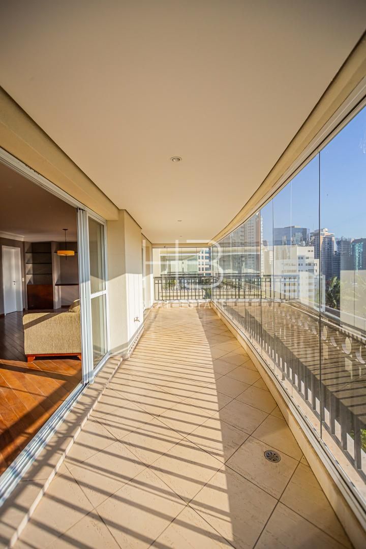 Apartamento com 4 suítes à venda em Vila Nova Conceição, São Paulo, por R$ 6.300.000 Imagem 8