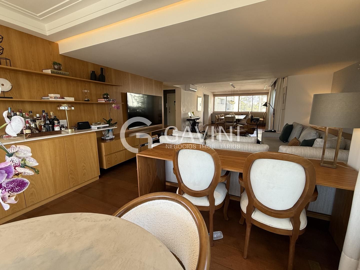 Apartamento com 2 suítes à venda em Real Parque, São Paulo, por R$ 3.000.000 Imagem 5