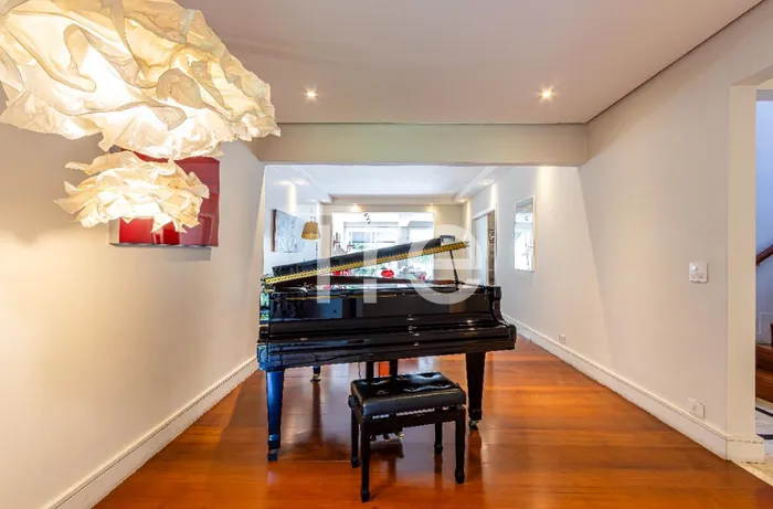 Casa com 2 suítes à venda em Jardim Paulista, São Paulo, por R$ 7.200.000 Imagem 2