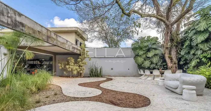 Casa com 3 suítes à venda em Alto de Pinheiros, São Paulo, por R$ 4.800.000