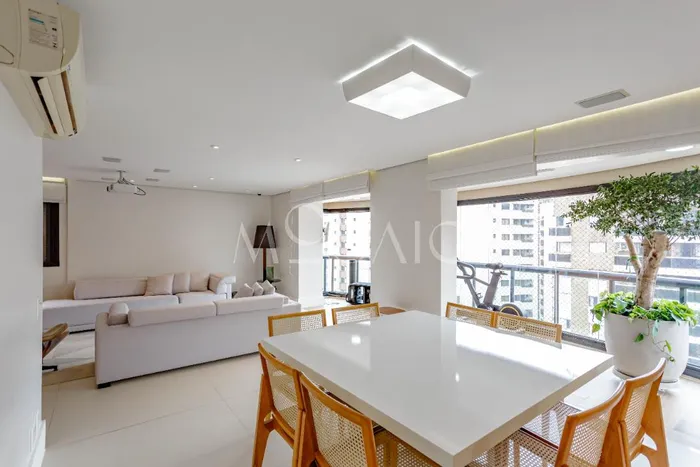 Apartamento com 3 suítes à venda em Moema, São Paulo, por R$ 3.400.000