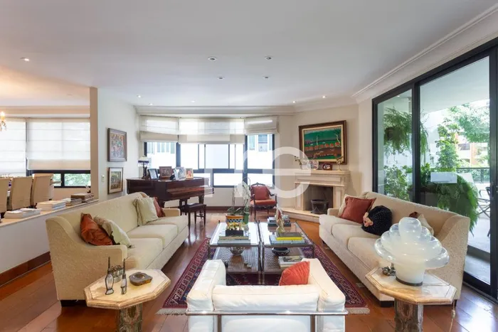 Apartamento com 4 suítes à venda em Real Parque, São Paulo, por R$ 2.700.000 Imagem 2