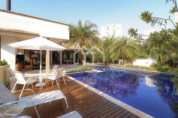 Casa de vila com 4 suítes à venda em Alto da Boa Vista, São Paulo, por R$ 15.000.000 Imagem 3