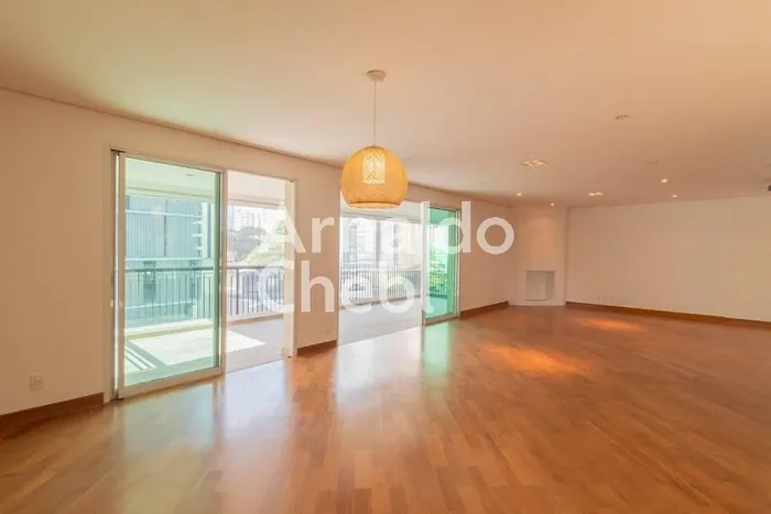 Apartamento com 3 suítes à venda em Vila Nova Conceição, São Paulo, por R$ 5.600.000